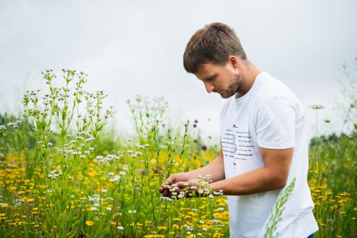  Artenglück-Partnerlandwirt Ignaz Danninger / Weiterer Text über
ots und https://www.ots.at/pressemappe/DE164801 / Die Verwendung
dieses Bildes für redaktionelle Zwecke ist unter Beachtung aller
mitgeteilten Nutzungsbedingungen zulässig und dann auch honorarfrei.
Veröffentlichung ausschließlich mit Bildrechte-Hinweis.