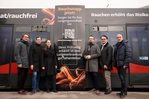 https://www.apa-fotoservice.at/galerie/38807
Lungenkrebs-Awareness-Kampagne: "Setzen Sie Ihre Pension nicht in
Brand". Ab 11. November auf den Straßenbahnlinien D, 1, 6, 11, 18
und 71 zu sehen.