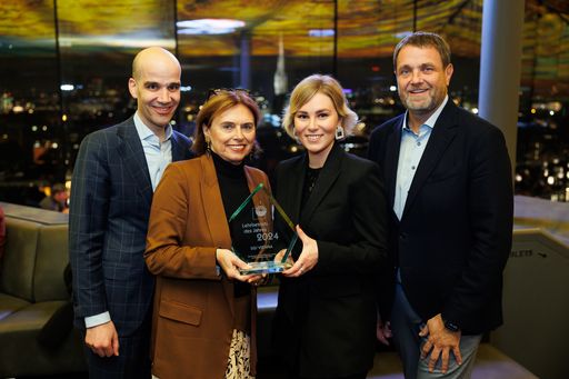 Hoteldirektor Christian Klaus, Staatssekretärin Susanne
Kraus-Winkler, SO/ Vienna-Personalchefin Anna Ferrari und stv.
Tourismusobmann Wolfgang Binder (v.l.).