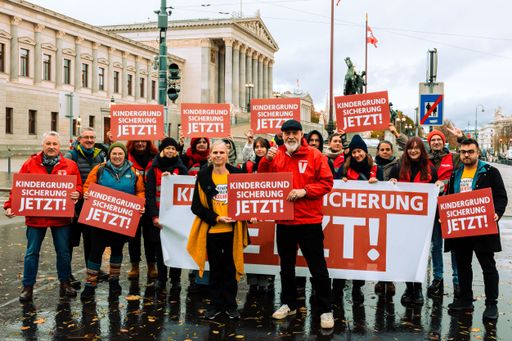 Aktion vor dem Parlament in Wien