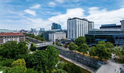  Mit 663 Zimmern und einem modernen Konferenzzentrum prägt das
Hilton Vienna Park die Wiener Skyline am Stadtpark. Nach umfassender
Revitalisierung erhielt das markante Gebäude jetzt die
BREEAM-Zertifizierung für nachhaltiges Gebäude- und
Betriebsmanagement mit der Note "Excellent". / Weiterer Text über
ots und www.presseportal.de/nr/139768 / Die Verwendung dieses Bildes
für redaktionelle Zwecke ist unter Beachtung aller mitgeteilten
Nutzungsbedingungen zulässig und dann auch honorarfrei.
Veröffentlichung ausschließlich mit Bildrechte-Hinweis.