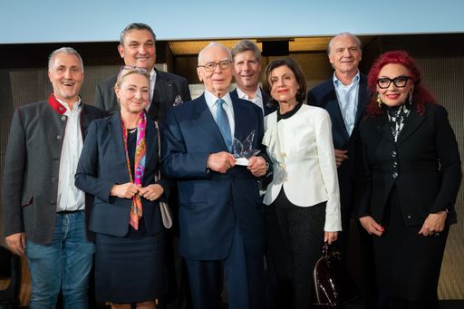 Vorschau Bild von v.l.: Herbert Rieser, Barbara Kolm, Stefan Kirchebner, Klaus
Ortner, Julian Hadschieff, Renate Danler, Peter Kunz, Charlotte
Sengthaler