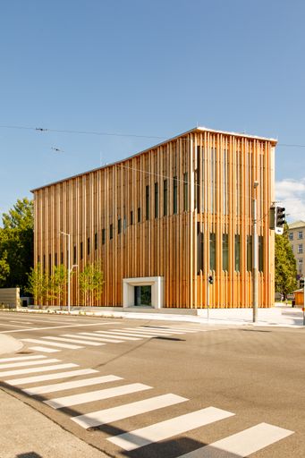 Vorschau Bild von Das KinderKunstLabor für zeitgenössische Kunst im Altoonapark in
St. Pölten.