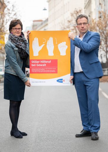  AMS-Vorstände Petra Draxl und Johannes Kopf: "Null Toleranz bei
Gewalt gegen Frauen"