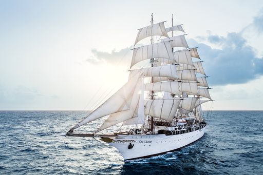 Zurück zu den Wurzeln: Die 1931 gebaute Sea Cloud wird während
eines längeren Werftaufenthaltes weitgehend in ihren Originalzustand
zurückgebaut. Anschließend will die Reederei Sea Cloud Cruises ihr
Flaggschiff verstärkt im Segment der Exklusivcharter einsetzen. /
Weiterer Text über ots und www.presseportal.de/nr/174841 / Die
Verwendung dieses Bildes für redaktionelle Zwecke ist unter
Beachtung aller mitgeteilten Nutzungsbedingungen zulässig und dann
auch honorarfrei. Veröffentlichung ausschließlich mit
Bildrechte-Hinweis.
