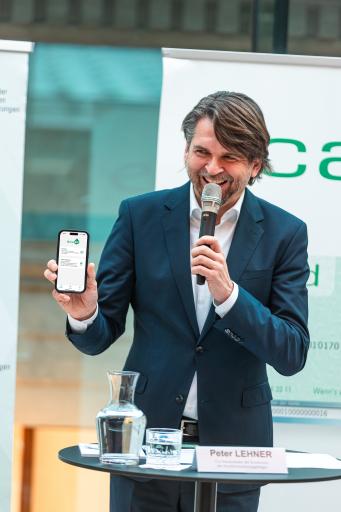Peter Lehner, Co-Vorsitzender der Konferenz der
Sozialversicherungsträger, bei der Pressekonferenz „Das Smartphone
wird zum E-Card-Reader“