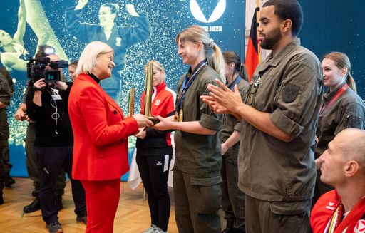 Vorschau Bild von Auszeichnung der erfolgreichsten Sommersportlerinnen und
Sommersportler