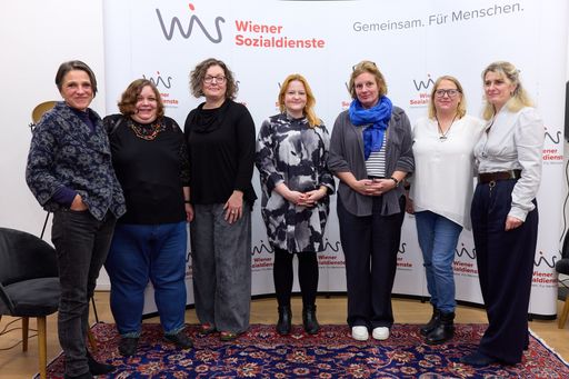  Karin Bauer DerStandard, Tanja Erfahrungsexpertin, Karina Purger
Bereichsleitung Wohnen Wiener Sozialdienste, Beatrice Frasl
Kulturwissenschaftlerin Podcasterin, Autorin, Marion Freidl
Fachärztin für Psychiatrie und psychotherapeutische Medizin