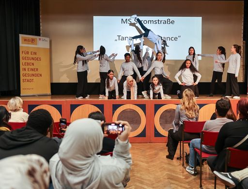 Die Tanz-Performance der Jugendlichen von der MS Stromstraße
sorgte für Begeisterung bei der Jugendgesundheitskonferenz in der
Brigittenau.