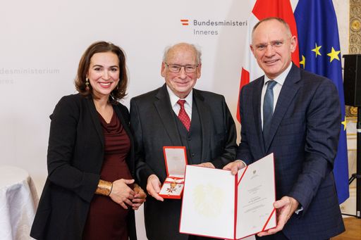 Great Golden Medal of Honor awarded to Udo Jesionek