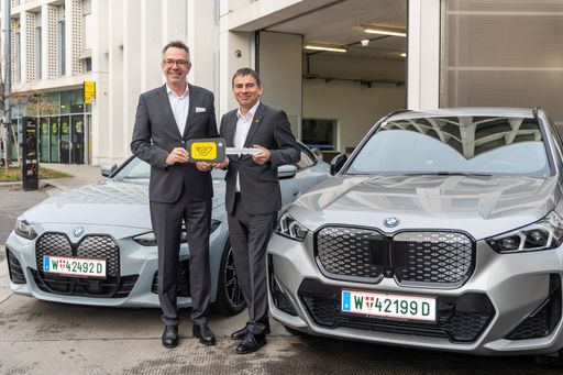 Austrian Post purchases company vehicles from the BMW Group