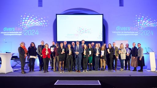 Foto der Gruppensiegerinnen und Gruppensieger