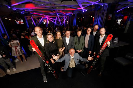  Von links nach rechts: Michael Walchhofer, Alexandra Meissnitzer,
Michaela Kirchgasser, Sport-Landesrat Martin Zauner, Leo
Bauernberger, Annemarie Moser, Felix Gottwald, Carl Philip von
Maldeghem (Intendant Salzburger Landestheater) und
Landeshauptmann-Stellvertreter Stefan Schnöll.