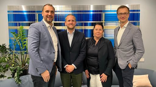  V.l.n.r.: VAT-Präsident Markus Fellhofer, VAT-Geschäftsführer
Florian Schnurer, Simone Keglovics (VAT-Vizepräsidentin), Hannes
Kohlmeier (VAT-Vizepräsident)