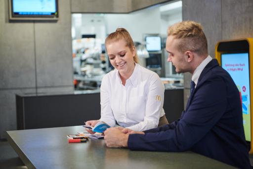 Vorschau Bild von Bildmaterial Karriere- und Entwicklungschancen bei McDonald's
Österreich