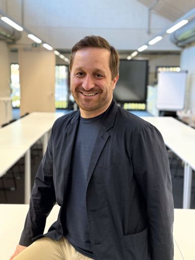  Johannes Knierzinger - Lehrer für Digitale Grundbildung und
Co-Founder FoMB Forum Medienbildung GmBH