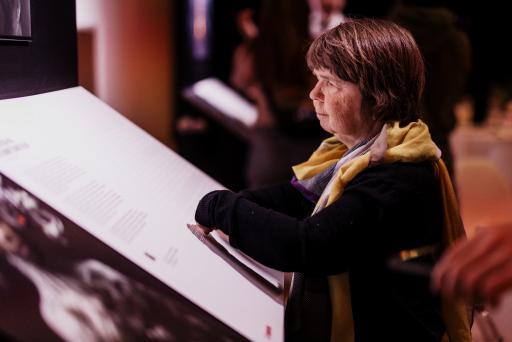 Vorschau Bild von Die Ausstellung "World Unseen" macht Kunst für blinde und
sehbehinderte Menschen erlebbar.