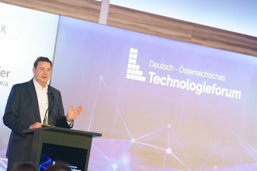 Vorschau Bild von Durch das 8. Deutsch-Österreichische Technologieforum führt
Wilfried Sihn, Senior Advisor Fraunhofer Austria.