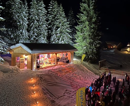 Vorschau Bild von Die Riesneralm in Donnersbachwald lädt zum Gipfeladvent und
Skivergnügen ein. Erlebt ein Winterwochenende voller Zauber und mit
viel Musik.