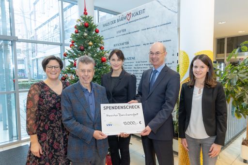  Anstelle von Weihnachtsgeschenken für Geschäftspartner spendet
die VBV-Pensionskasse erneut einen Betrag in Höhe von 15.000 Euro an
das HB.