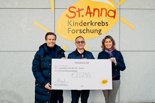 Übergabe Spendenscheck HANDLER an St. Anna Kinderkrebsforschung