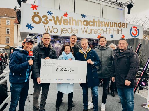 Übergabe des Spendenschecks in der Höhe von 10.000,- Euro an das
Ö3 Weihnachtswunder.