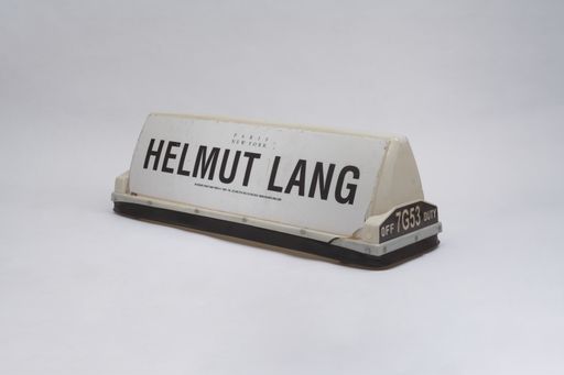 Vorschau Bild von Helmut Lang, New York City Taxi Top, 2002 HELMUT LANG ARCHIV, MAK
– Museum für angewandte Kunst MAK Inv. Nr. LNI 649