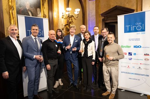 Vorschau Bild von v.l.: Herbert Rieser – cafe+co Eugen Lamprecht – Schlumberger
Bernhard Prosser – Starkenberger Bier Anna Pletzenauer – BiologonN –
Biolifestyle Julian Hadschieff – Humanocare Peter Kunz – Kunz
Wallentin Rechtsanwälte Renate Danler – Renate Danler Consulting
Markus Binder – Hypo Tirol Bank Norbert Walter – Weingut Walter Wien
Stefan Verra – Körpersprache-Experte und Bestsellerautor