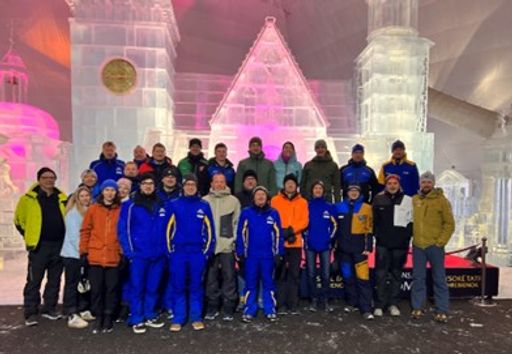 Vorschau Bild von conos Winter-Trend-Expedition 2025 mit führenden österreichischen
Tourismus-Experten im „Tatra Ice Dome“ in Visoke Tatry/ Tatranska
Lominca