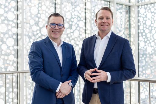 Vorschau Bild von Dr. Victor Ioane, CEO SALESIANER Gruppe (links) Mag. Thomas
Krautschneider, geschäftsführender Gesellschafter SALESIANER Gruppe
(rechts)