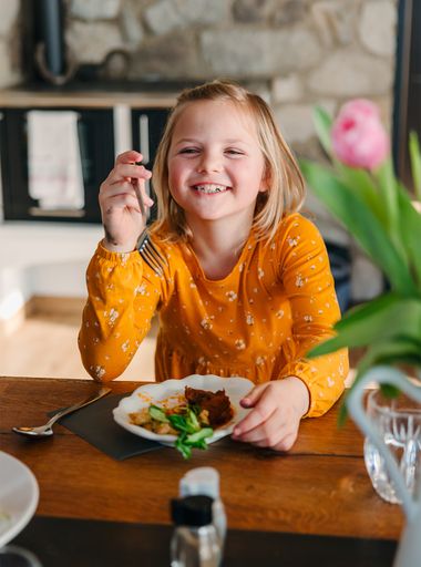 Vorschau Bild von Alle Kinder sollten lernen, wie sie sich mit der richtigen
Ernährung um ihren Körper und ihre Psyche kümmern können.