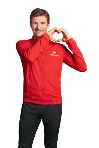 Vorschau Bild von Thomas Müller wird LEGO Trainer / Weiterer Text über ots und
www.presseportal.de/nr/65052 / Die Verwendung dieses Bildes für
redaktionelle Zwecke ist unter Beachtung aller mitgeteilten
Nutzungsbedingungen zulässig und dann auch honorarfrei.
Veröffentlichung ausschließlich mit Bildrechte-Hinweis.