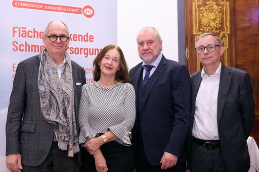 https://www.apa-fotoservice.at/galerie/39016 Im Bild v.l.n.r.:
Prim. Univ.-Prof. Dr. Rudolf Likar (Generalsekretär der ÖSG), OÄ
Dr.in Waltraud Stromer (Past-Präsidentin der ÖSG), Ao. Univ.-Prof.
Dr. Wilhelm Eisner (Präsident der ÖSG), Ao.Univ.-Prof. Dr. Richard
Crevenna (Vizepräsident der ÖSG)