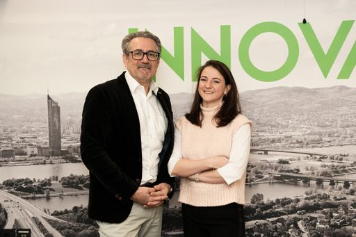 Wolfgang Briem Vertriebsleiter für IoT-Lösungen und
Energiemanagement bei Schneider Electric und Anna Pölzl, CEO von
nista
