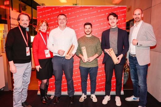 Gewinner und Initiator:innen: Max Jürschik, Birgit Kraft-Kinz,
Christian Pirkner (Bluecode), Aleksej Sinicyn (Taxefy), Lorenz
Theobald (Ecolytiq), Martin Sprengseis-Kogler (v.l.n.r.).