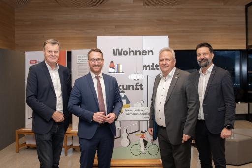 v.l.n.r.: Franz Mariacher (GBV-Landesgruppenobmann Tirol),
LH-Stv. und Wohnbaulandesrat Philip Wohlgemuth, Michael Gehbauer
(VWBF-Obmann) und Alexander Zlotek (VWBF-Landesgruppenobmann Tirol)