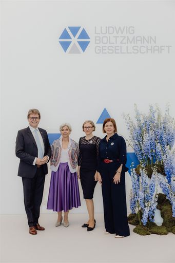 V.l.n.r.: Martin Polaschek, Bundesminister für Bildung,
Wissenschaft und Forschung; Manuela Baccarini, Vizerektorin der
Universität Wien; Elvira Welzig, LBG-Geschäftsführerin; Susanne
Leeb, Director LBG Career Center