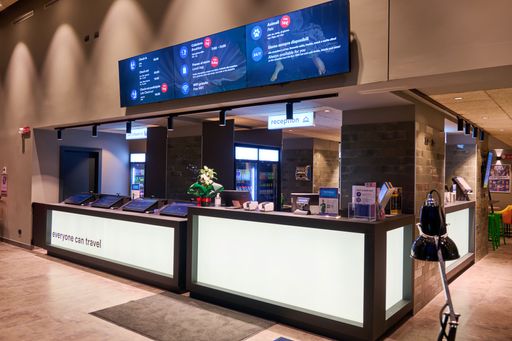 Vorschau Bild von Lobby des neuen a&o Hostel Florenz Campo di Marte mit
Self-Check-In Terminals