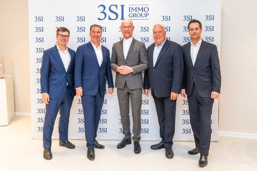 Toni Faber segnete bei der feierlichen Eröffnung den 3SI Luxury
Real Estate Showroom in der Kärntner Straße 39, 1010 Wien