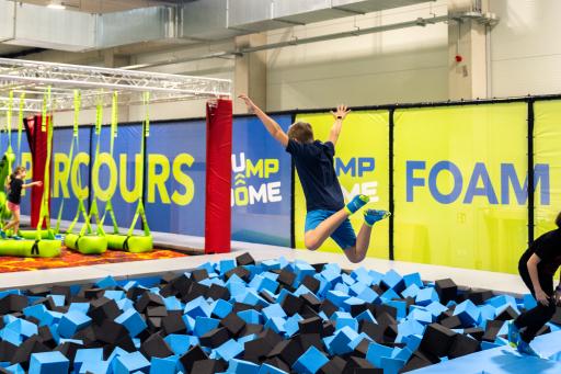 Vorschau Bild von Eine weiche Landung in den Schaumstoffwürfeln ist garantiert.