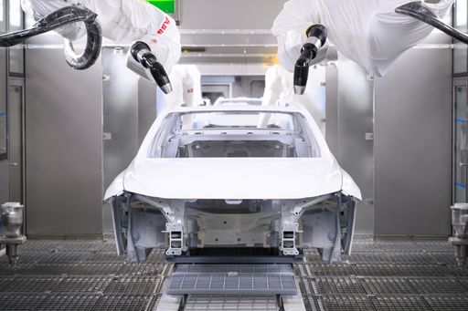 Hochmoderne Produktion bei der Audi FAW NEV Company in Changchun:
die Lackiererei (Foto nur für Pressezwecke honorarfrei -
www.audi-mediacenter.com) / Weiterer Text über ots und
www.presseportal.de/nr/100391 / Die Verwendung dieses Bildes für
redaktionelle Zwecke ist unter Beachtung aller mitgeteilten
Nutzungsbedingungen zulässig und dann auch honorarfrei.
Veröffentlichung ausschließlich mit Bildrechte-Hinweis.