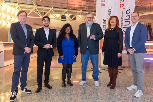 Hacker, Hennefeind, Bluma inkl. Mitarbeiter*innen der EB-Kampagne
bei Führungskräftekonferenz