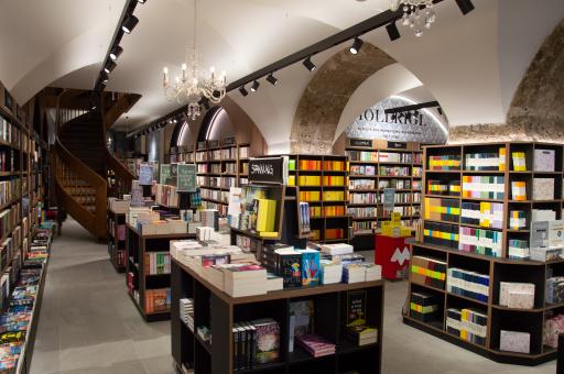 Vorschau Bild von Feierliche Eröffnung am 19. Februar der traditionsreichen
Buchhandlung Höllrigl nach Renovierung