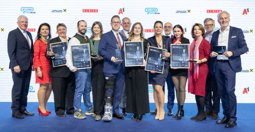  Der IMMY Award in Gold für herausragende Leistungen und Qualität
wurde gestern am Abend an fünf Wiener Maklerbetriebe übergeben (ganz
links Fachgruppenobmann Michael Pisecky).