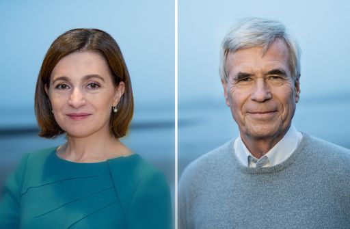  Die Bertelsmann Stiftung hat den Reinhard Mohn Preis 2025 an die
Staatspräsidentin der Republik Moldau, Maia Sandu, sowie an den
Unternehmer und Stifter Michael Otto verliehen. Unter dem Titel
"Demokratie stärken!" würdigt die Bertelsmann Stiftung mit der
Auszeichnung den Einsatz der beiden Persönlichkeiten für
demokratische Werte und eine freiheitliche Gesellschaft. USAID /
Flickr, CC BY-NC 2.0, https://creativecommons.org/licenses/ by-nc
/2.0 / legalcode.en /© Johannes Arlt / Bertelsmann Stiftung
(Montage) Weiterer Text über ots und www.presseportal.de/nr/7977 /
Die Verwendung dieses Bildes für redaktionelle Zwecke ist unter
Beachtung aller mitgeteilten Nutzungsbedingungen zulässig und dann
auch honorarfrei. Veröffentlichung ausschließlich mit
Bildrechte-Hinweis.