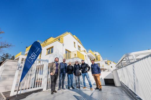 Erfolgreichen Fertigstellung des Neubauprojekts THE LIBERTY in
Wien-Kagran. Die neuen Eigentümer freuen sich über ihr neues zu
Hause.
