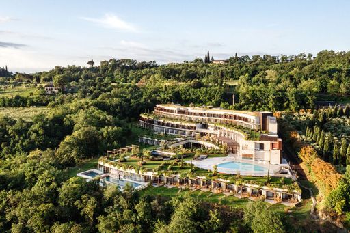  Bildunterschrift: Das erste A-ROSA Resort in Italien verwöhnt
seine Gäste am Westufer des Gardasees. / Weiterer Text über ots und
www.presseportal.de/nr/126836 / Die Verwendung dieses Bildes für
redaktionelle Zwecke ist unter Beachtung aller mitgeteilten
Nutzungsbedingungen zulässig und dann auch honorarfrei.
Veröffentlichung ausschließlich mit Bildrechte-Hinweis.