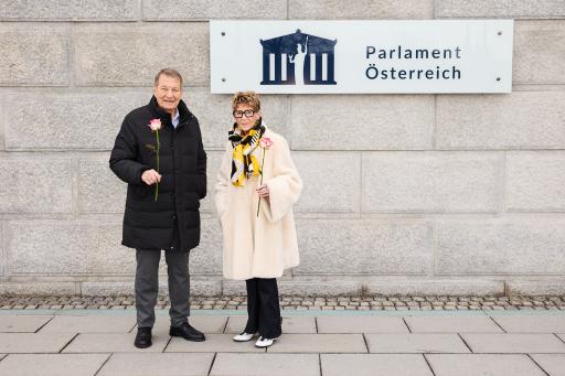 Anlässlich der „Woche des Bewusstseins für Gürtelrose“ erneuern
Kostelka und Korosec ihre Forderung nach einer umfassenden,
kostenfreien Erwachsenenschutzimpfung.