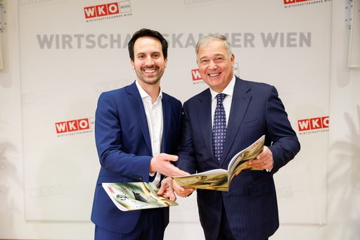 Christoph Wiederkehr und Walter Ruck mit der
Bildungsbedarfsanalyse