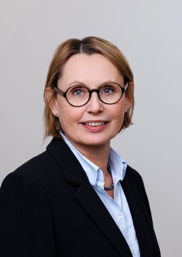 Vorschau Bild von Mag. Cornelia Obermeier, MAS, Geschäftsführerin der
Privatkliniken Confraternität und Goldenes Kreuz